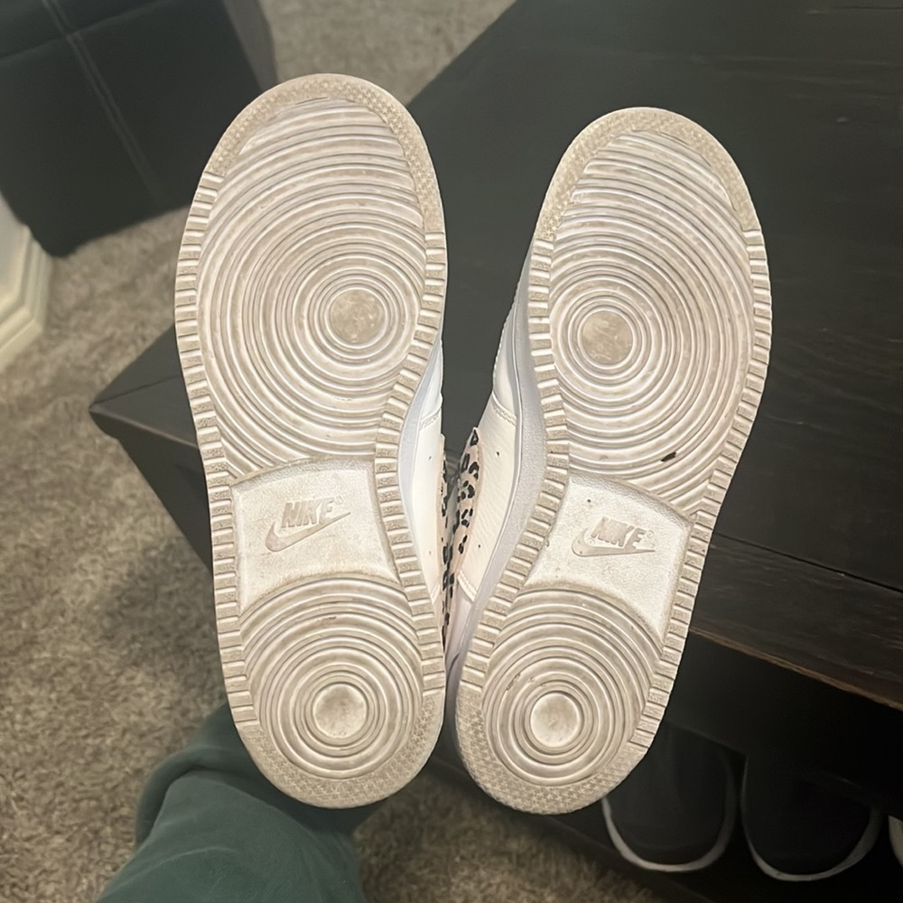 White Nikes size 9 brand new no box - Picture 7 of 9